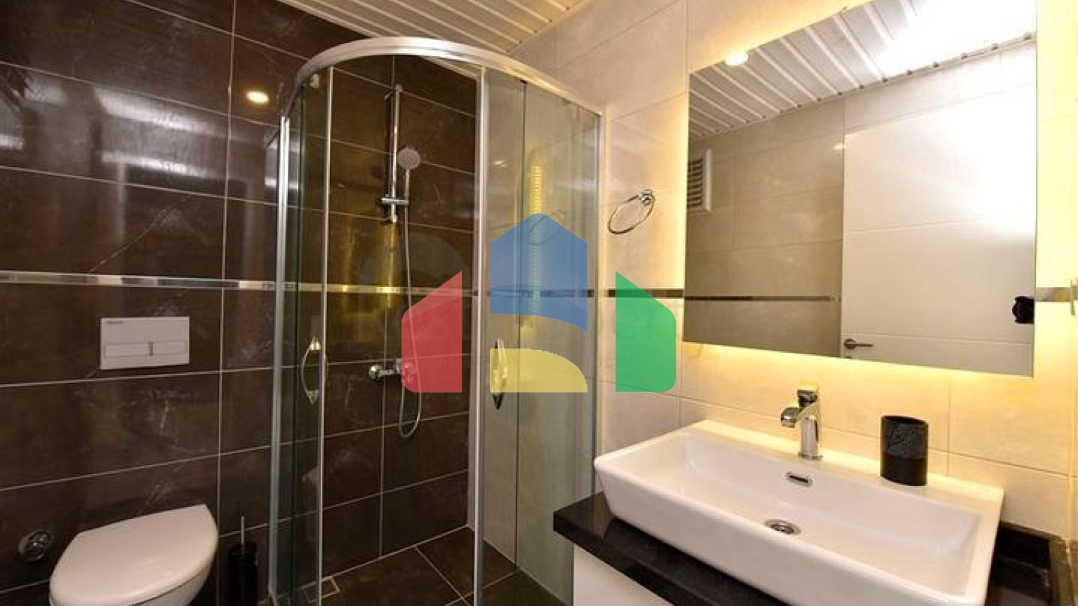 Шикарная меблированная вилла планировкой 5+1 в центре Алании