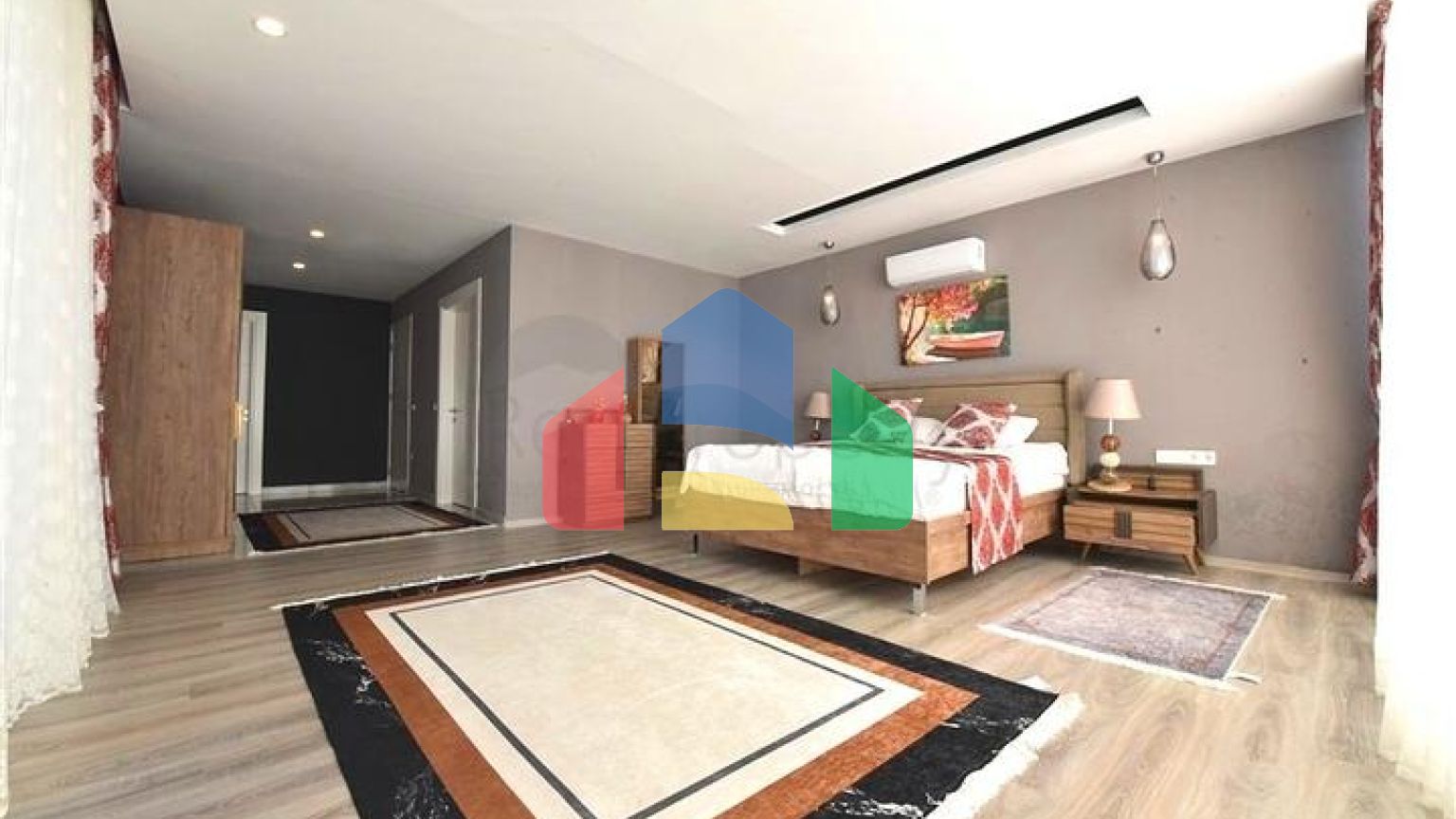 Шикарная меблированная вилла планировкой 5+1 в центре Алании