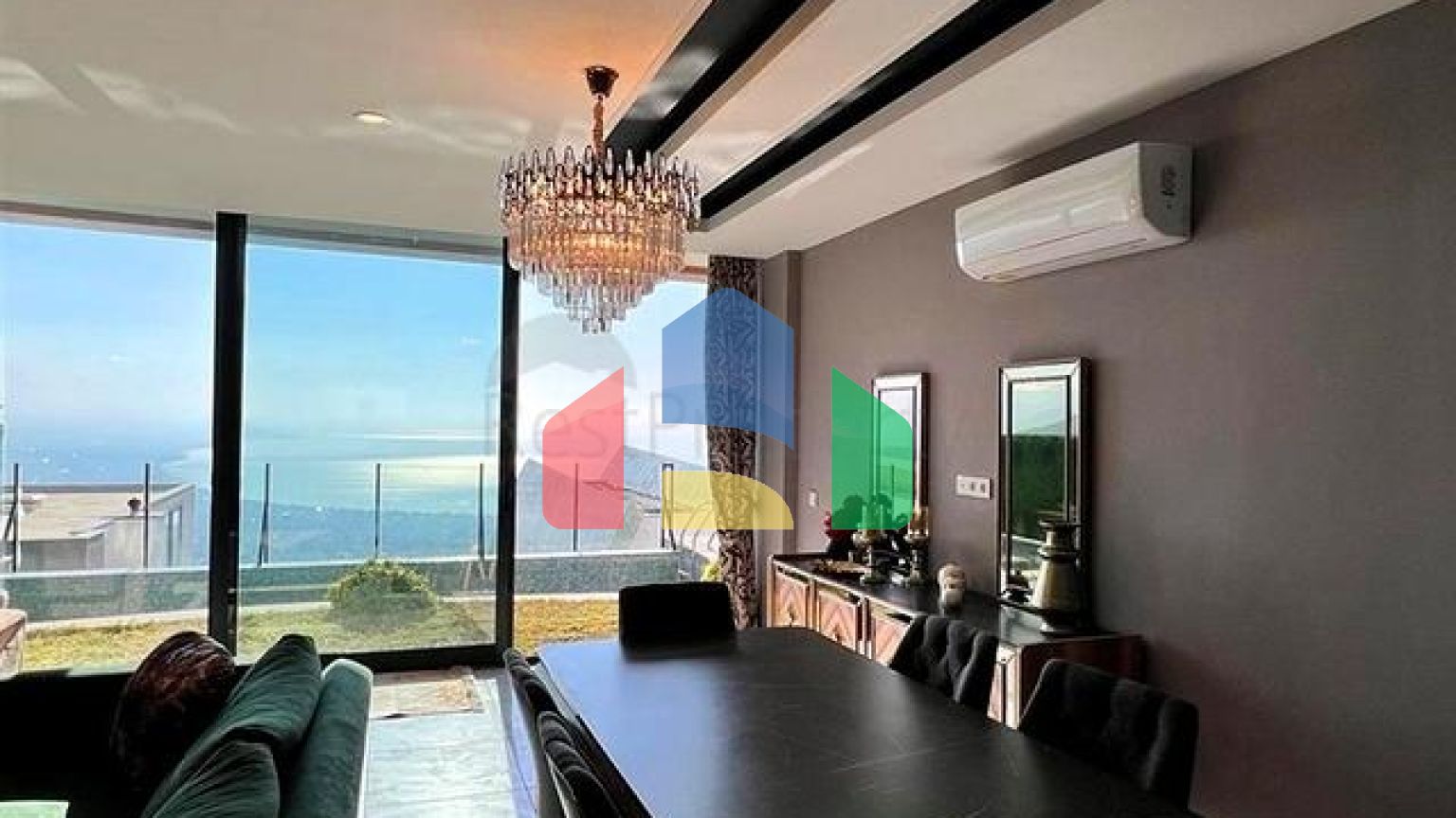 Шикарная меблированная вилла планировкой 5+1 в центре Алании