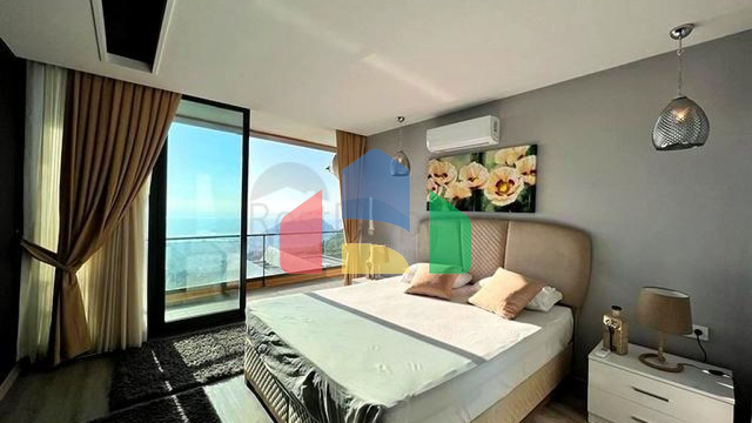 Шикарная меблированная вилла планировкой 5+1 в центре Алании