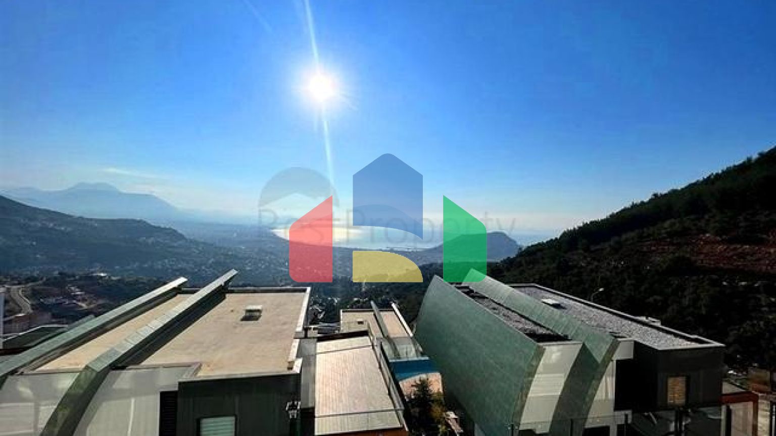 Шикарная меблированная вилла планировкой 5+1 в центре Алании