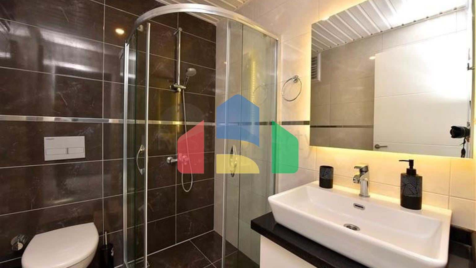 Шикарная меблированная вилла планировкой 5+1 в центре Алании