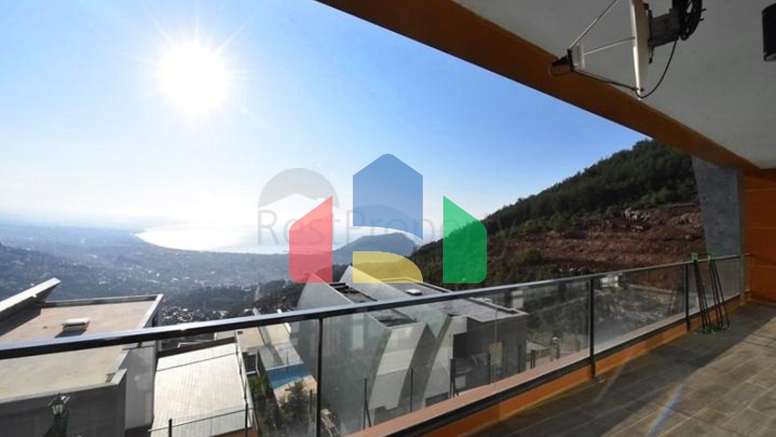 Шикарная меблированная вилла планировкой 5+1 в центре Алании