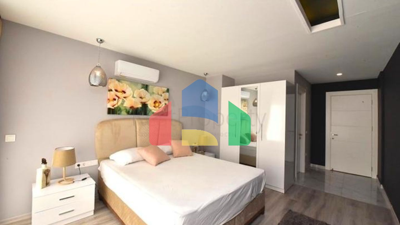 Шикарная меблированная вилла планировкой 5+1 в центре Алании