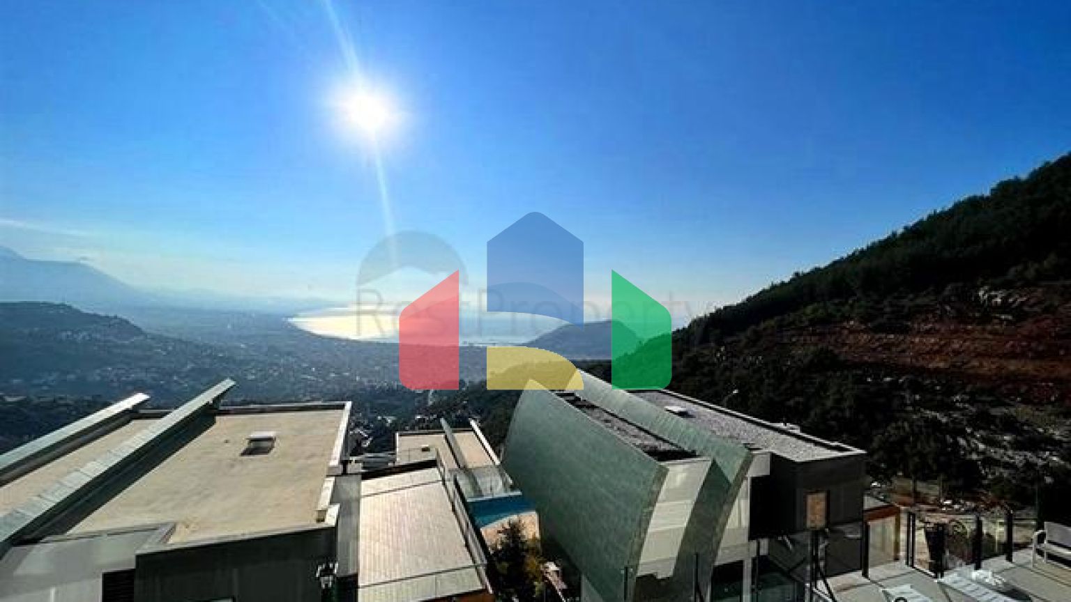 Шикарная меблированная вилла планировкой 5+1 в центре Алании