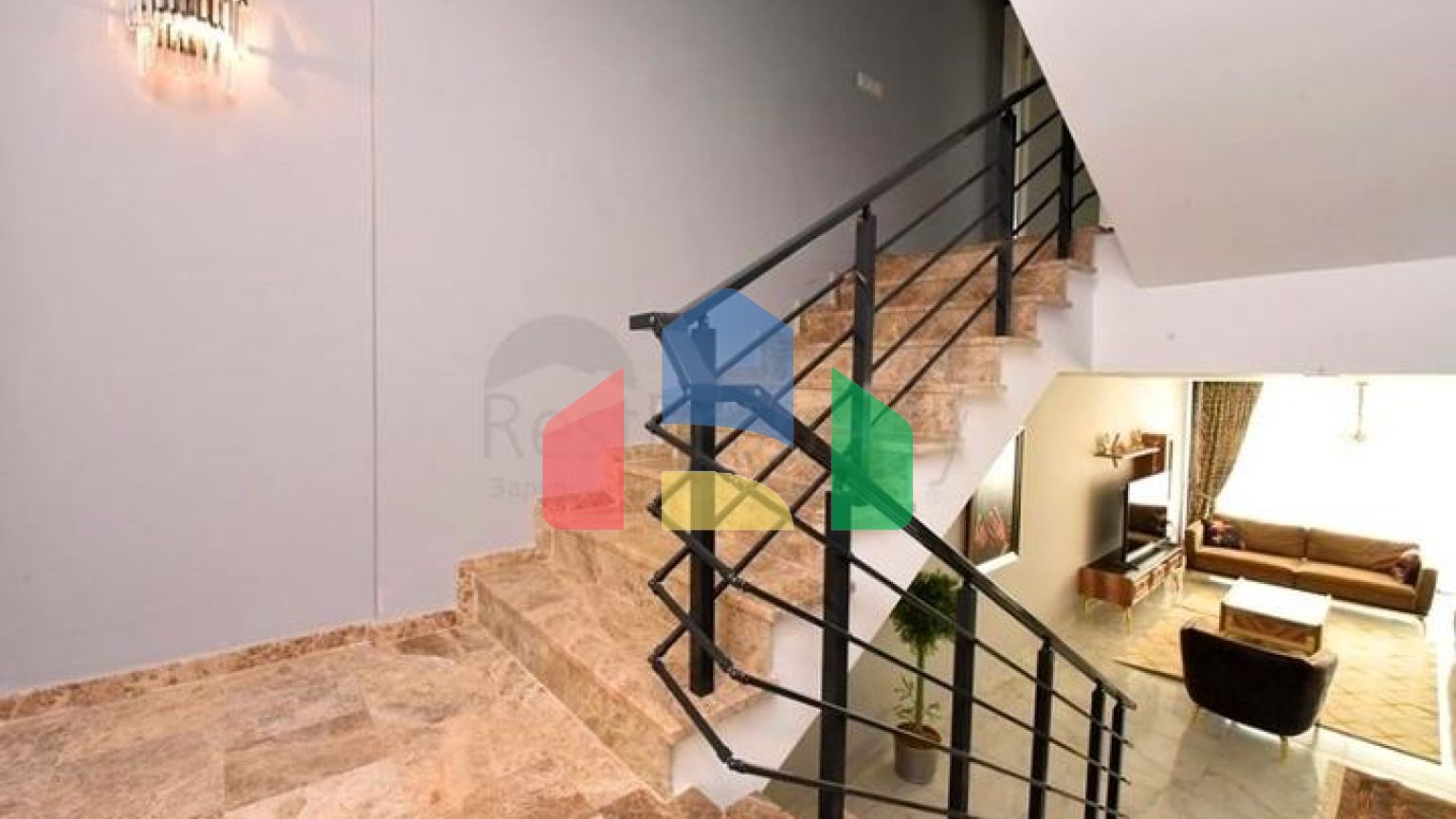 Шикарная меблированная вилла планировкой 5+1 в центре Алании