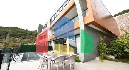 5+1 villa in the central area of Alanya