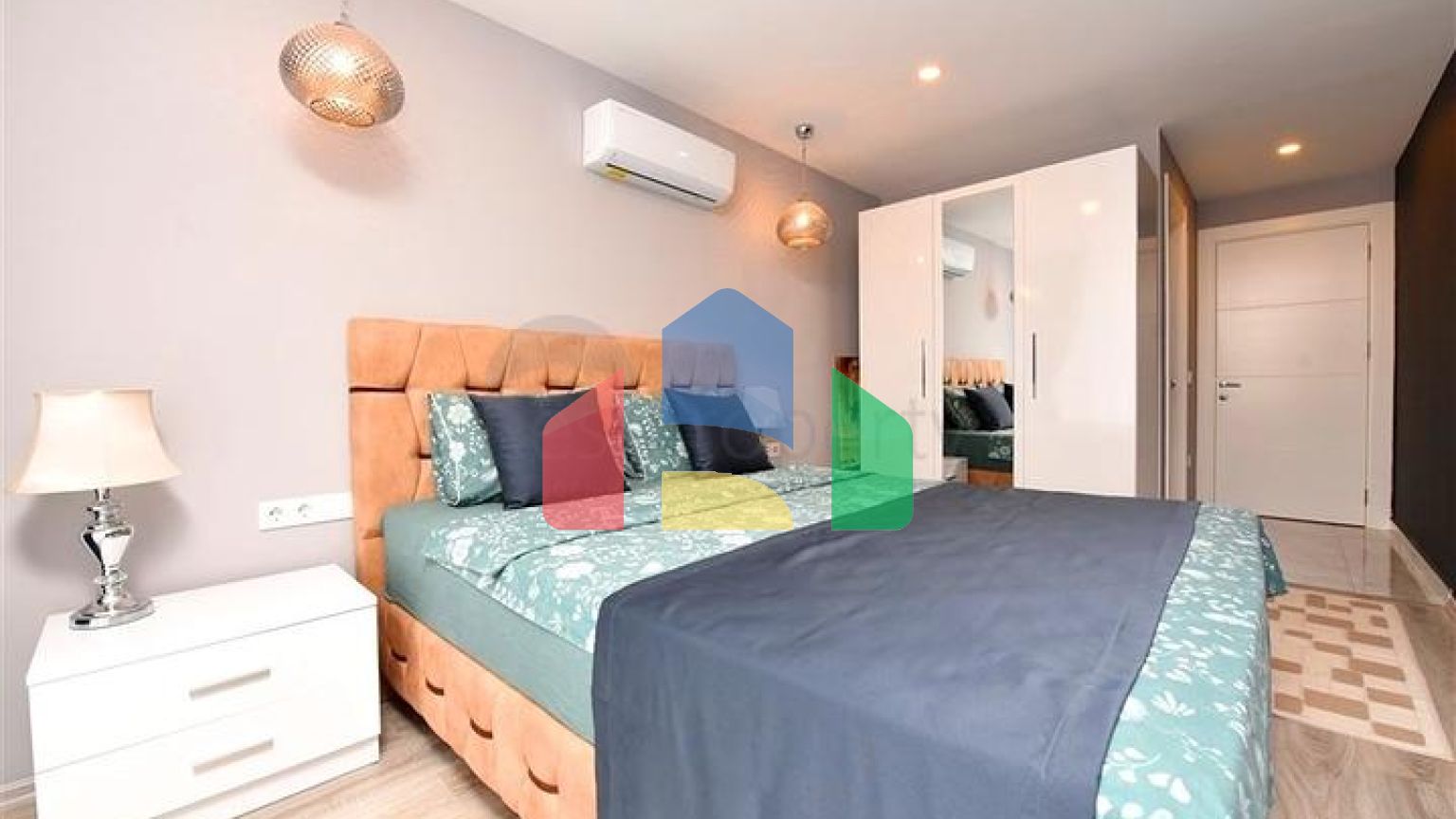 Вілла планування 5+1 в центральному районі Аланії