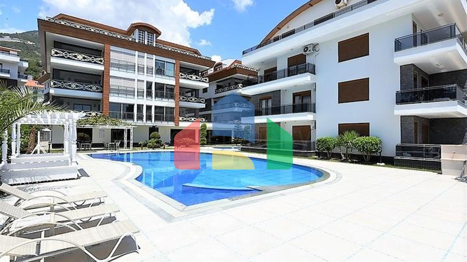 Квартиры в новом современном комплексе в центре Алании