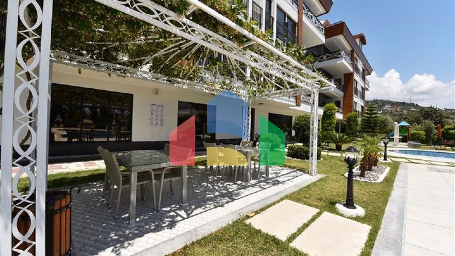 Квартиры в новом современном комплексе в центре Алании