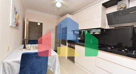 Квартира 3 + 1 з окремою кухнею в центрі Аланії