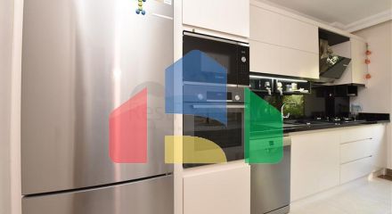Квартира 3 + 1 з окремою кухнею в центрі Аланії