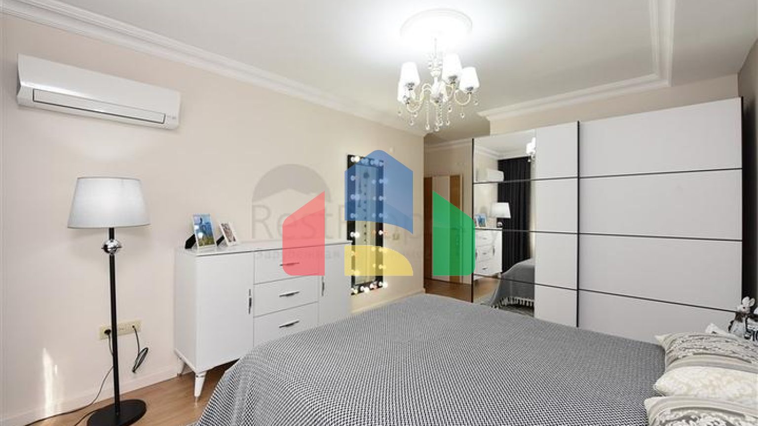 Квартира 3+1 с отдельной кухней в центре Алании