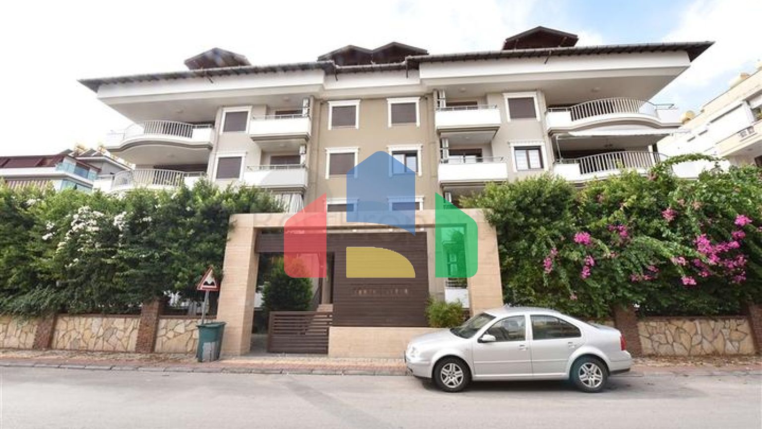 Квартира 3+1 с отдельной кухней в центре Алании