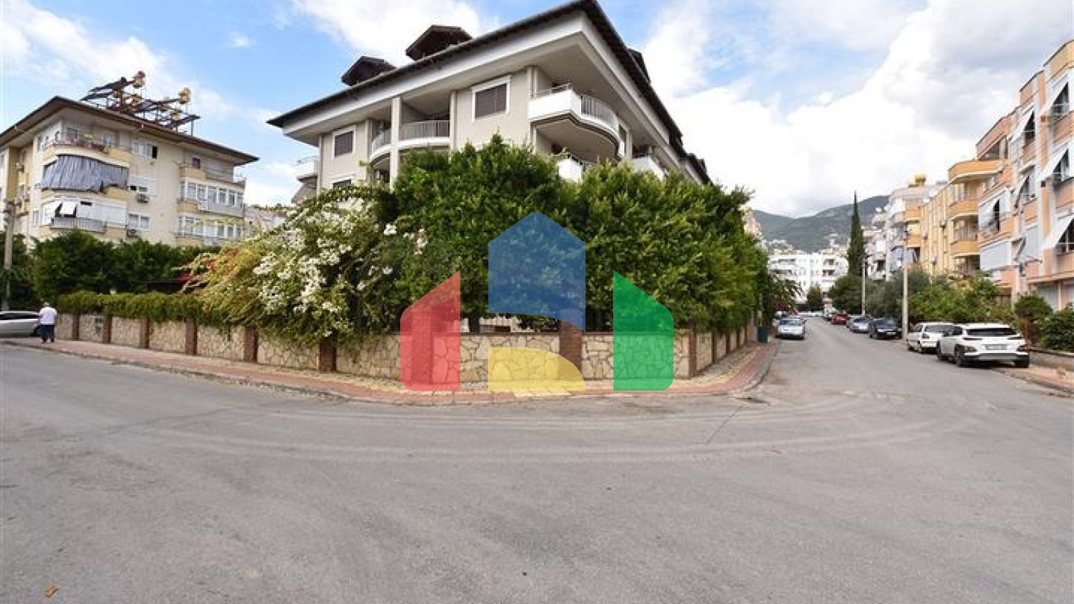 Квартира 3+1 с отдельной кухней в центре Алании