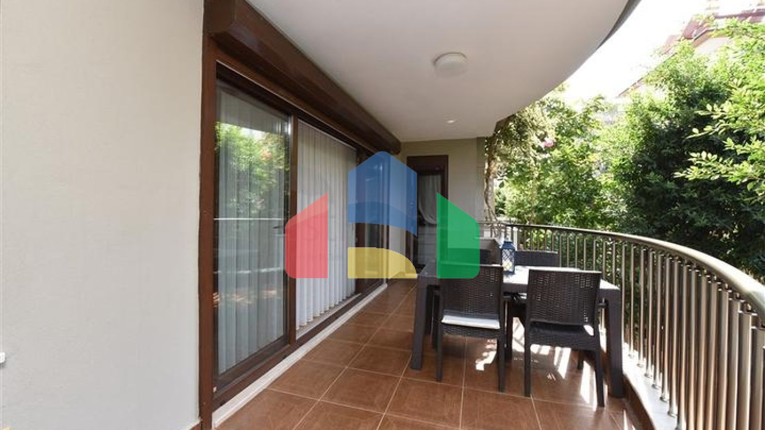 Квартира 3+1 с отдельной кухней в центре Алании