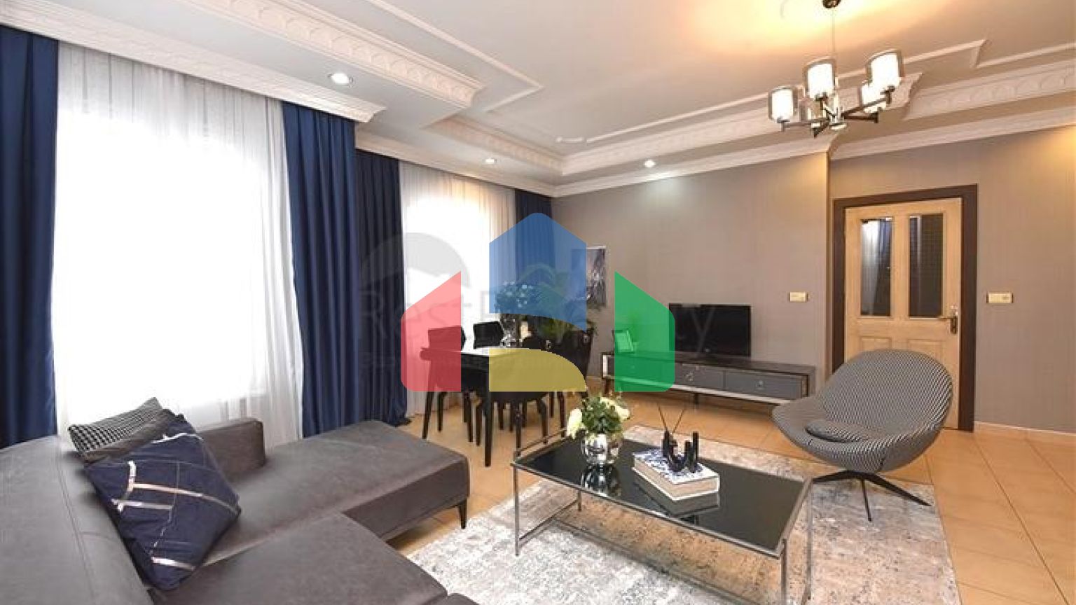 Квартира планировкой 2+1 в 400 метрах от пляжа  Клеопатры