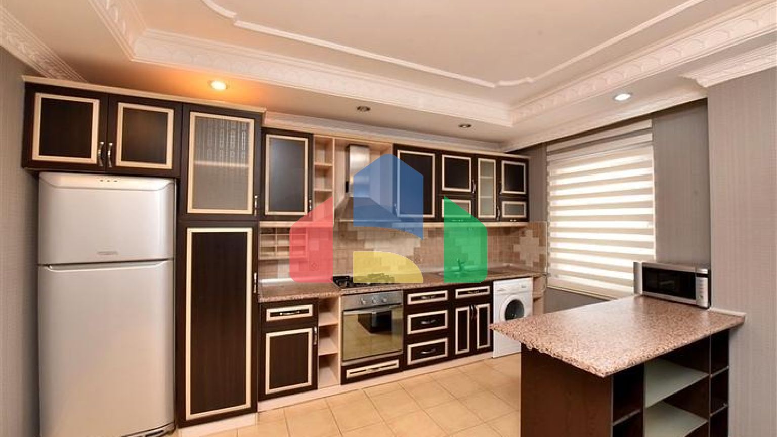 Квартира планировкой 2+1 в 400 метрах от пляжа  Клеопатры