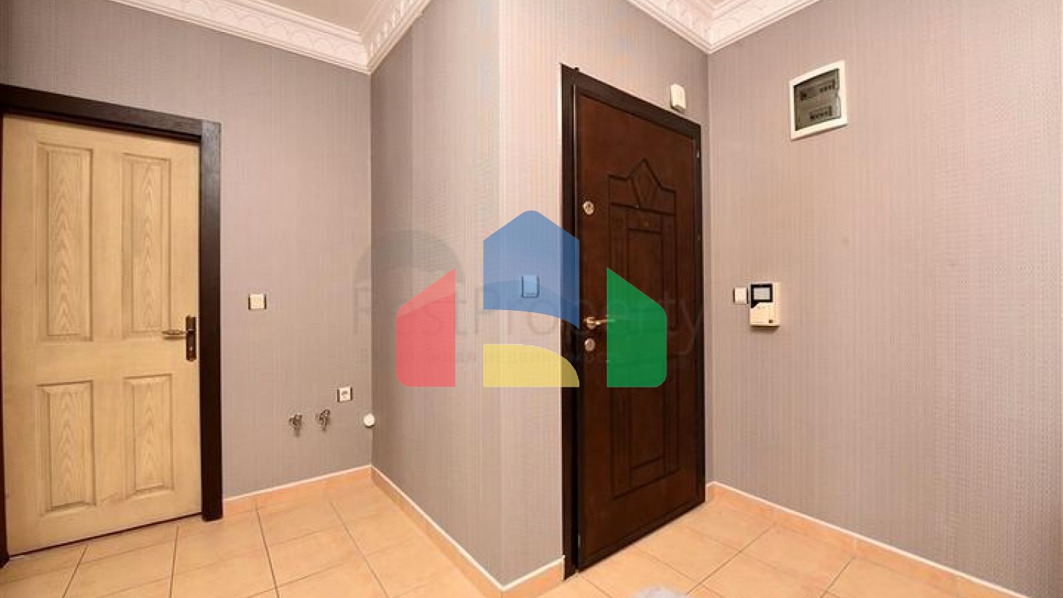 Квартира планировкой 2+1 в 400 метрах от пляжа  Клеопатры