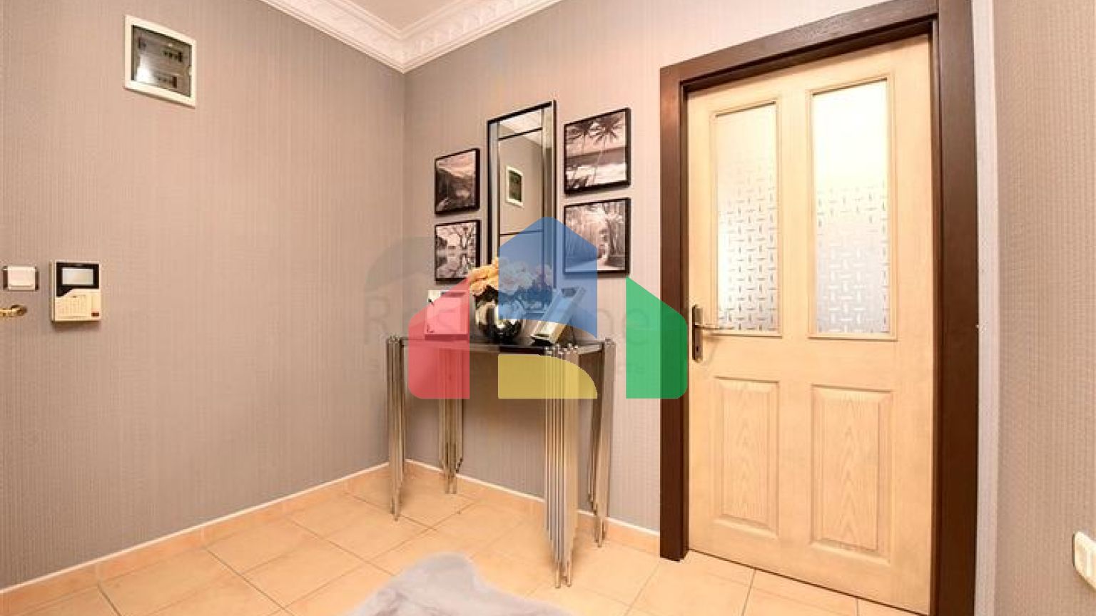 Квартира планировкой 2+1 в 400 метрах от пляжа  Клеопатры