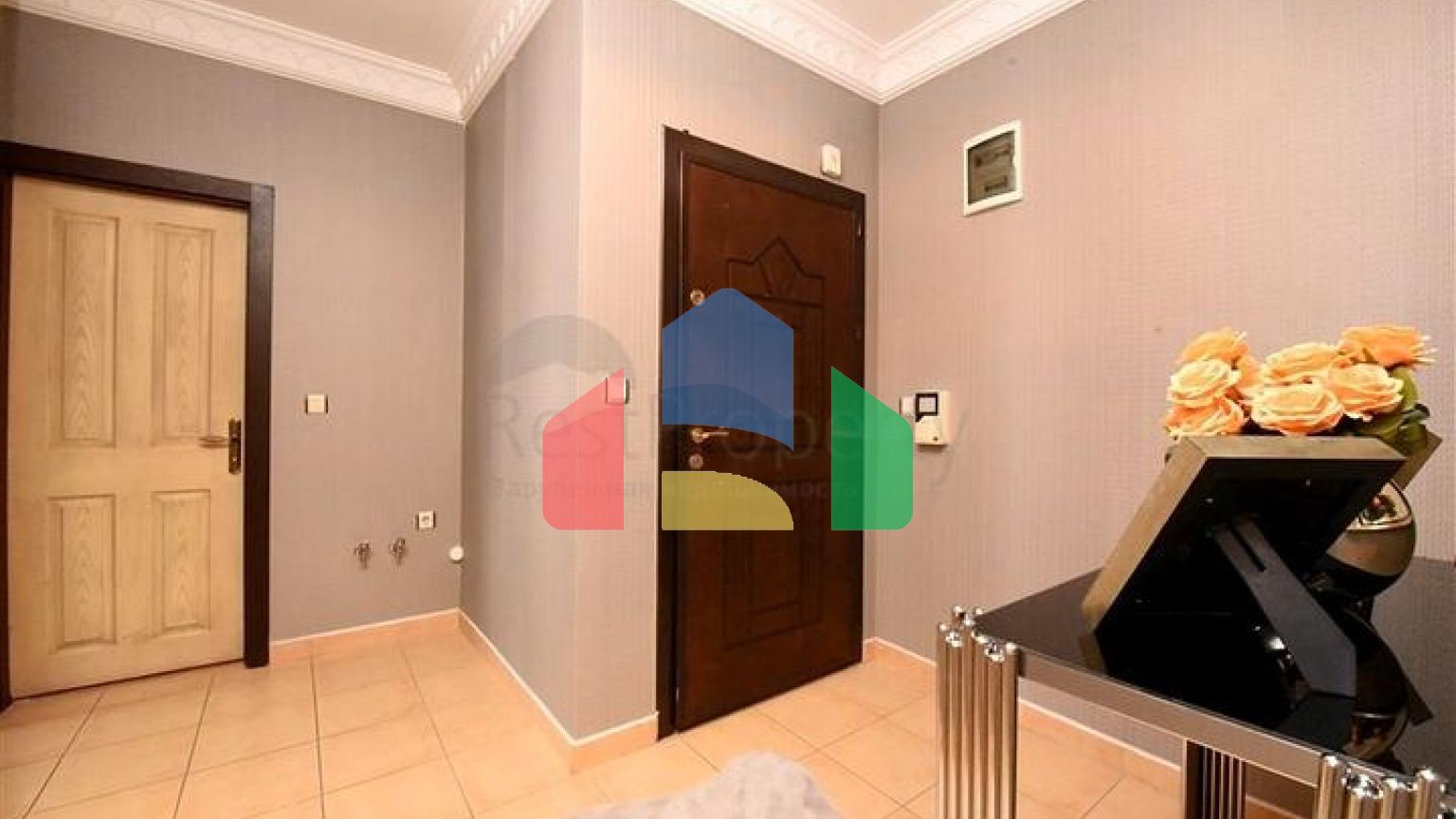 Квартира планировкой 2+1 в 400 метрах от пляжа  Клеопатры