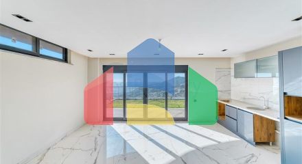 Вілли з видом на море в центральному районі Аланії