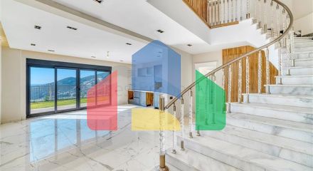 Вілли з видом на море в центральному районі Аланії