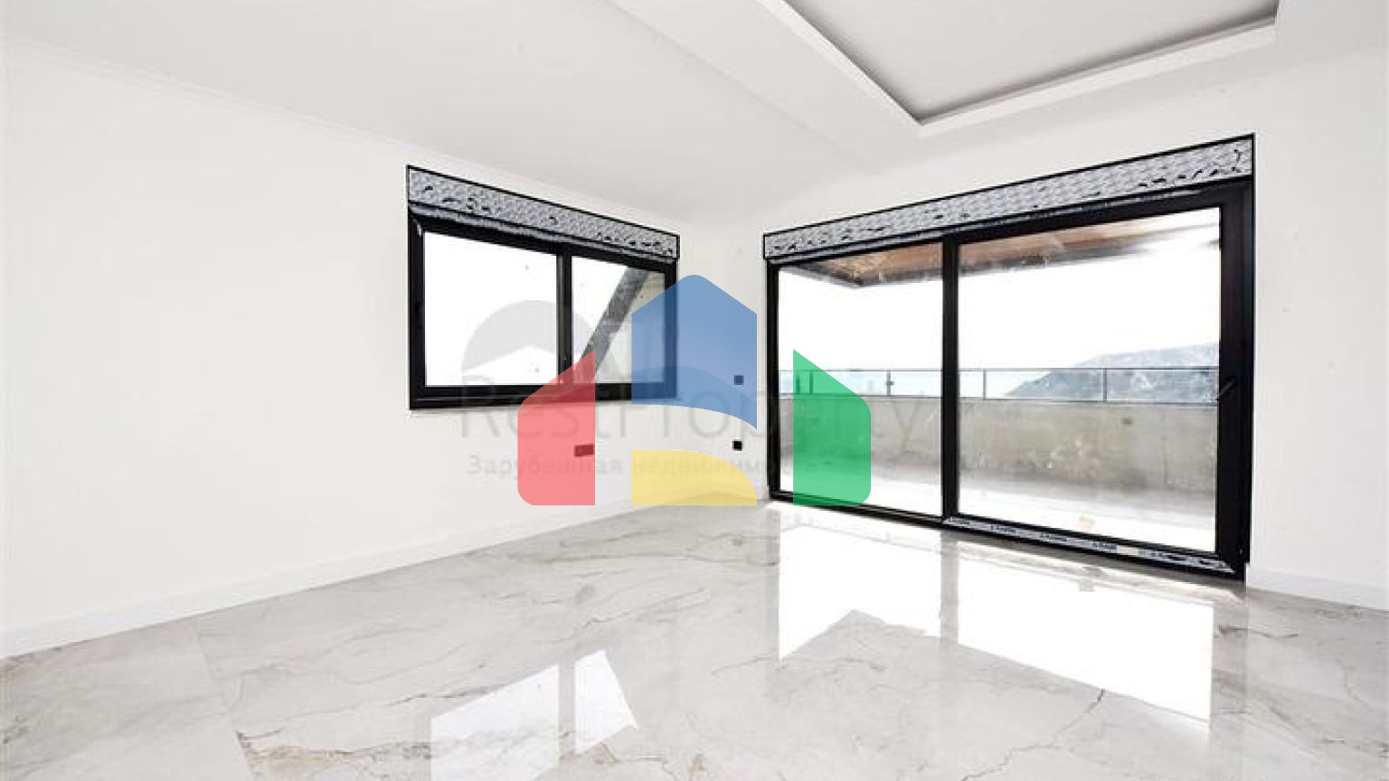 Квартира 3+1 в новом комплексе с видом на море и крепость Алании