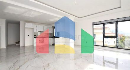 Квартира 3+1 в новом комплексе с видом на море и крепость Алании