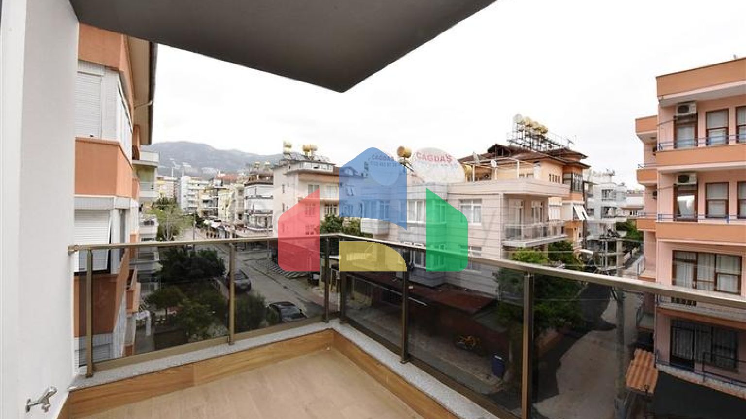 Меблированная квартира планировки 1+1 в 100 от моря