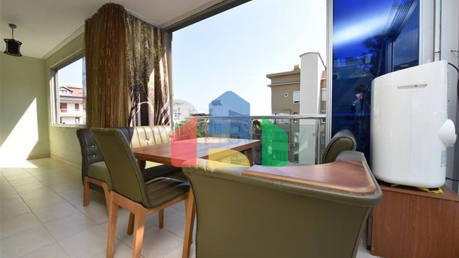 Квартира 3+1 рядом с морем в центре Алании