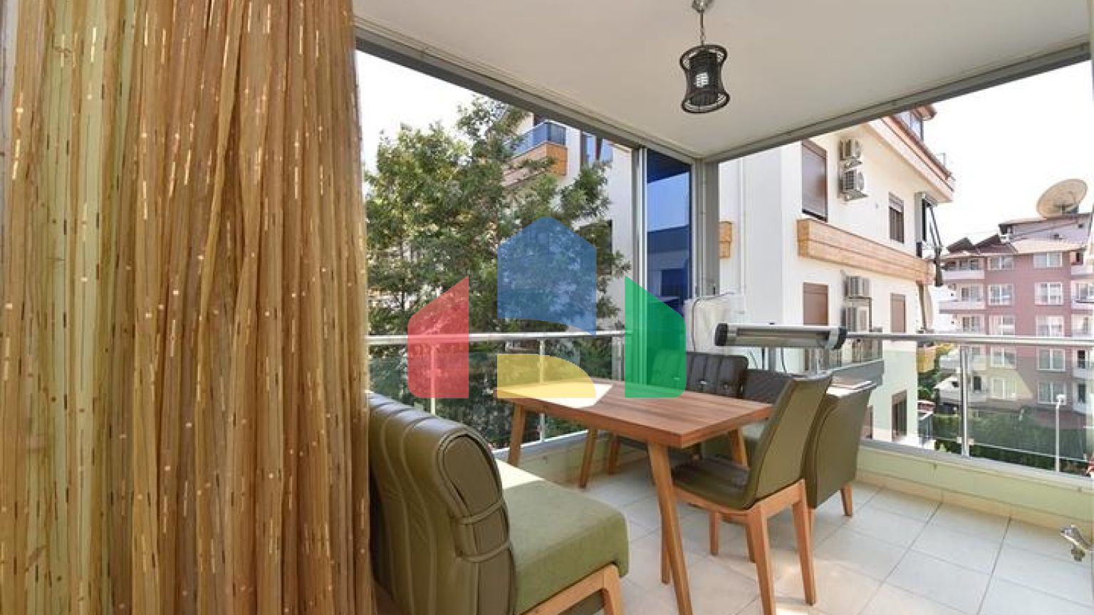 Квартира 3+1 рядом с морем в центре Алании