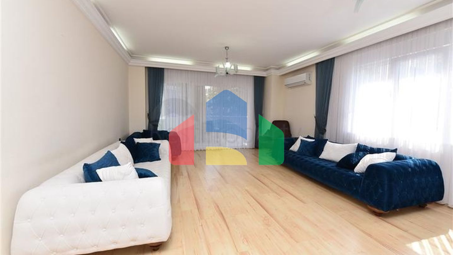 Квартира 3+1 рядом с морем в центре Алании