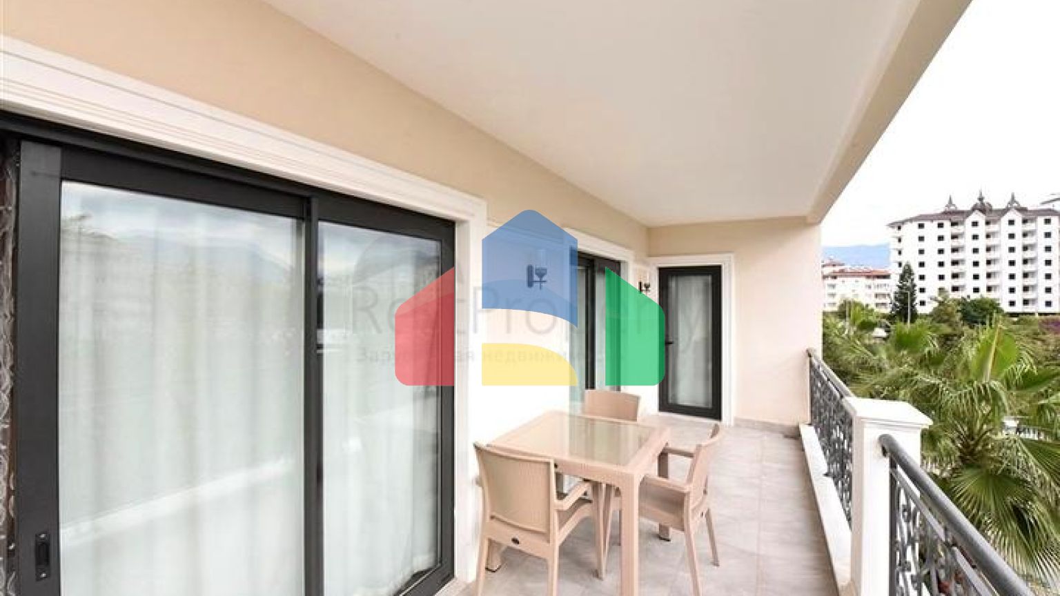 Квартира 2+1 в топовом комплексе в центре Алании