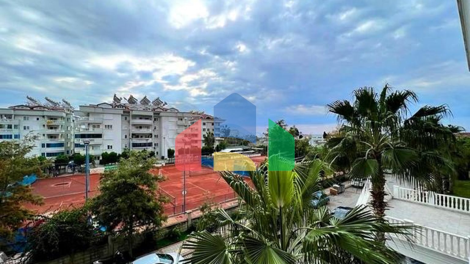 Квартира 2+1 в топовом комплексе в центре Алании