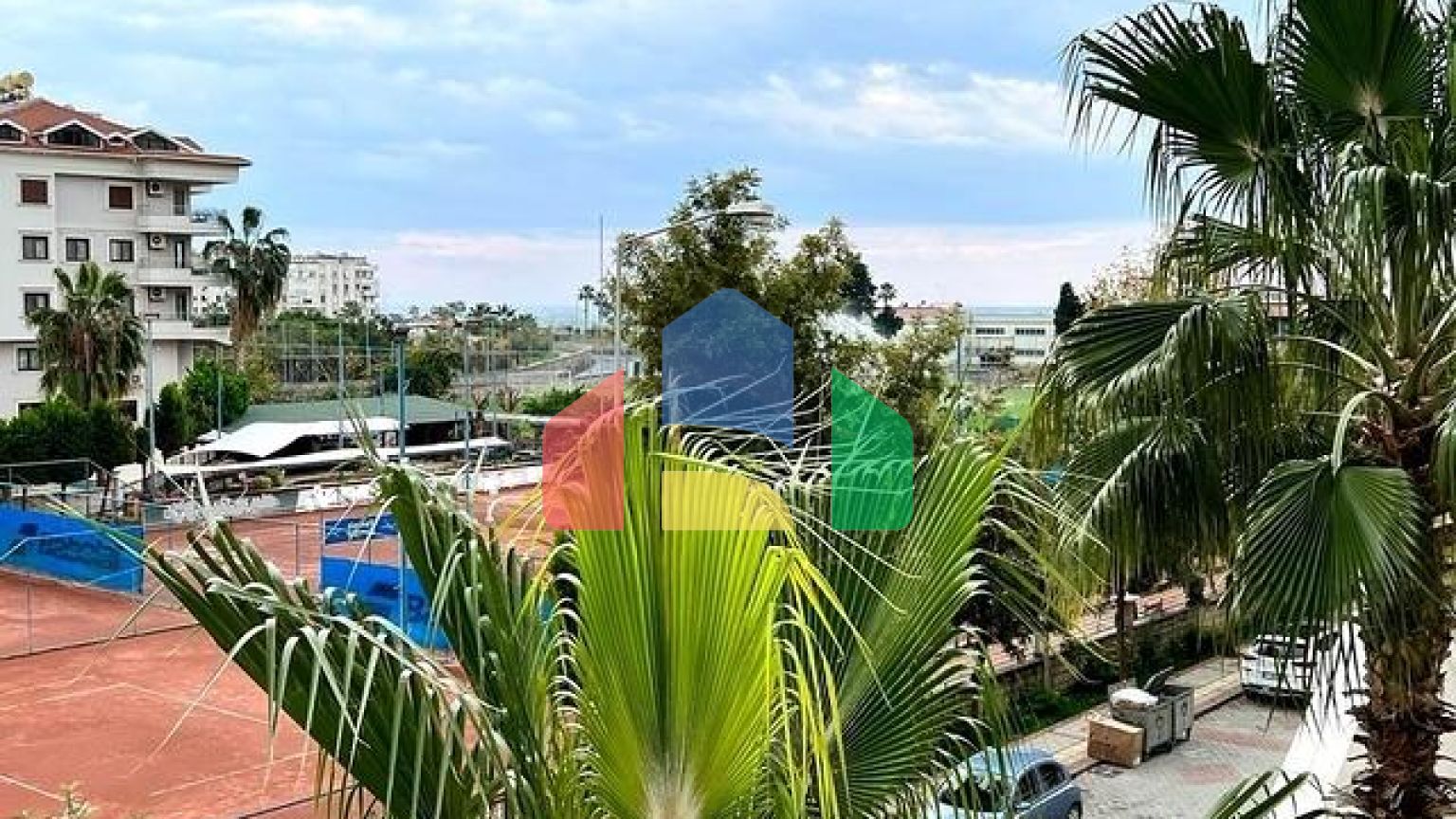 Квартира 2+1 в топовом комплексе в центре Алании