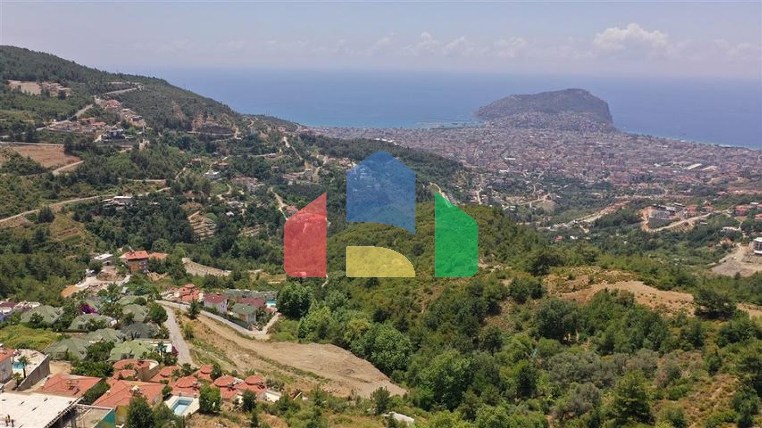 Розкішні вілли в центрі Аланії