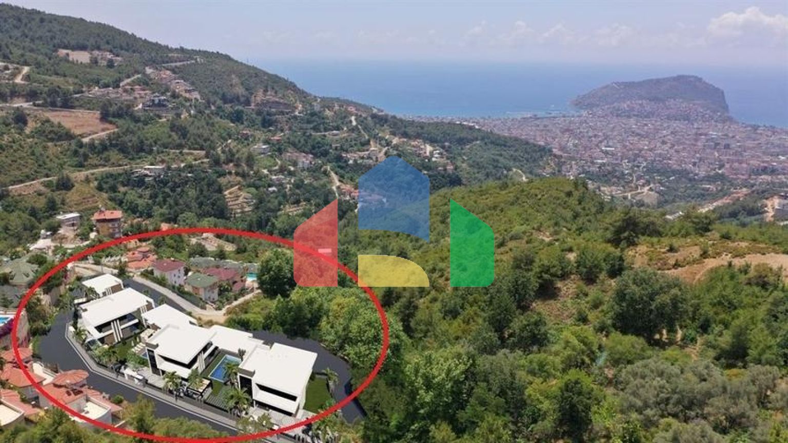 Розкішні вілли в центрі Аланії