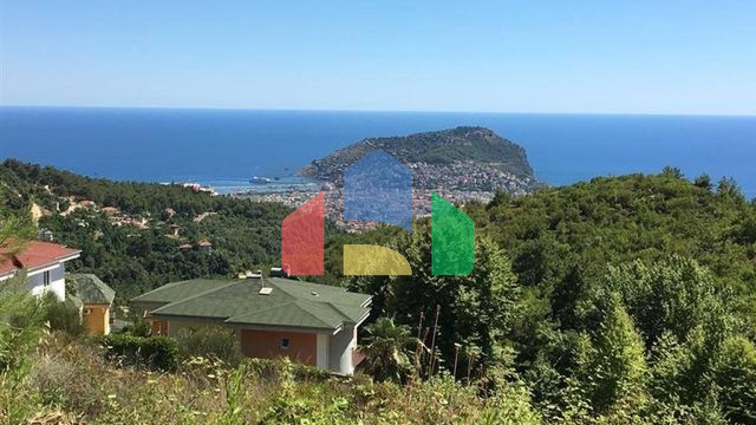 Розкішні вілли в центрі Аланії