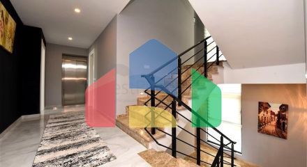 Трехэтажная вилла планировкой 5+1 в самом центре Алании