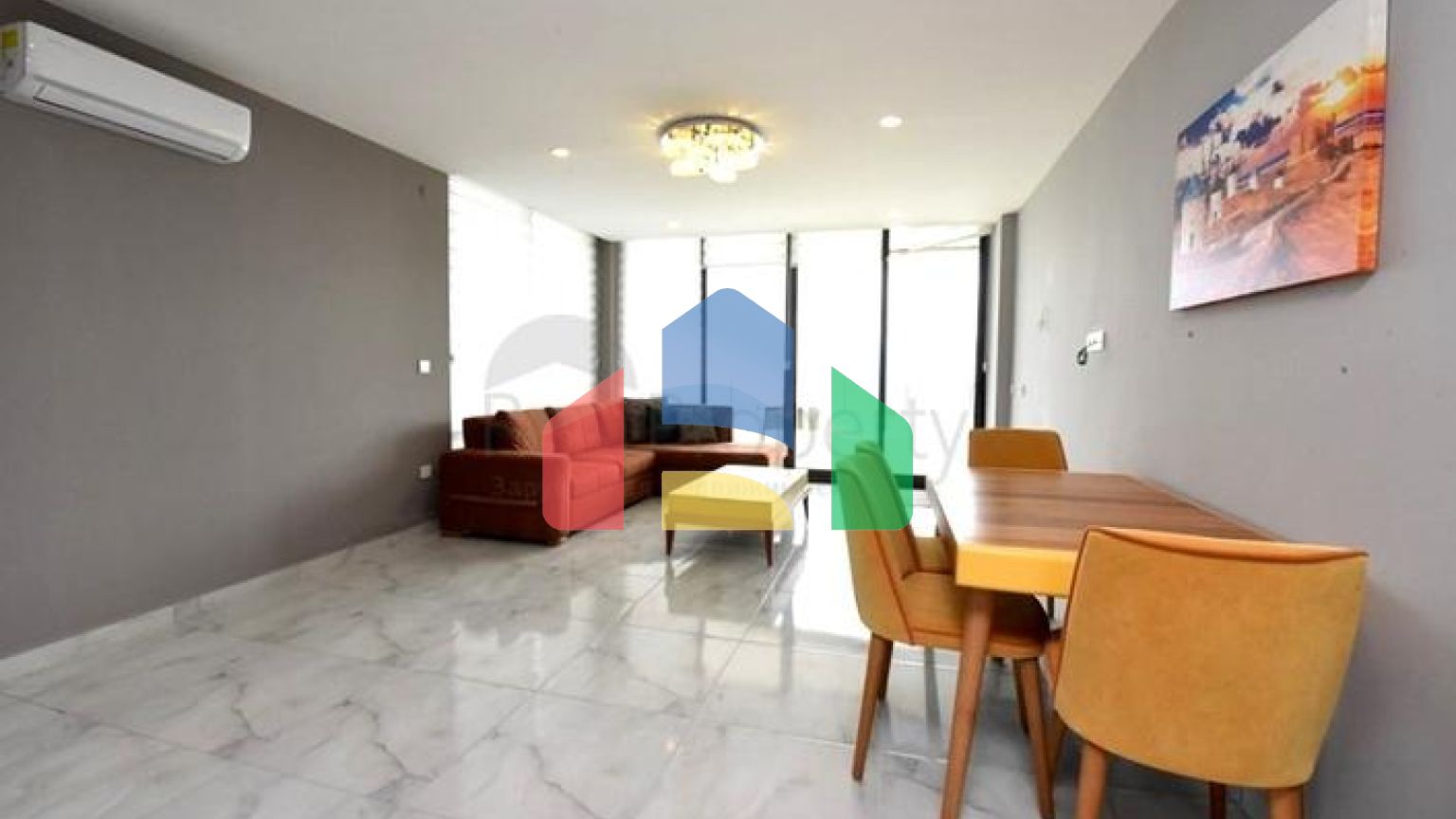 Трехэтажная вилла планировкой 5+1 в самом центре Алании