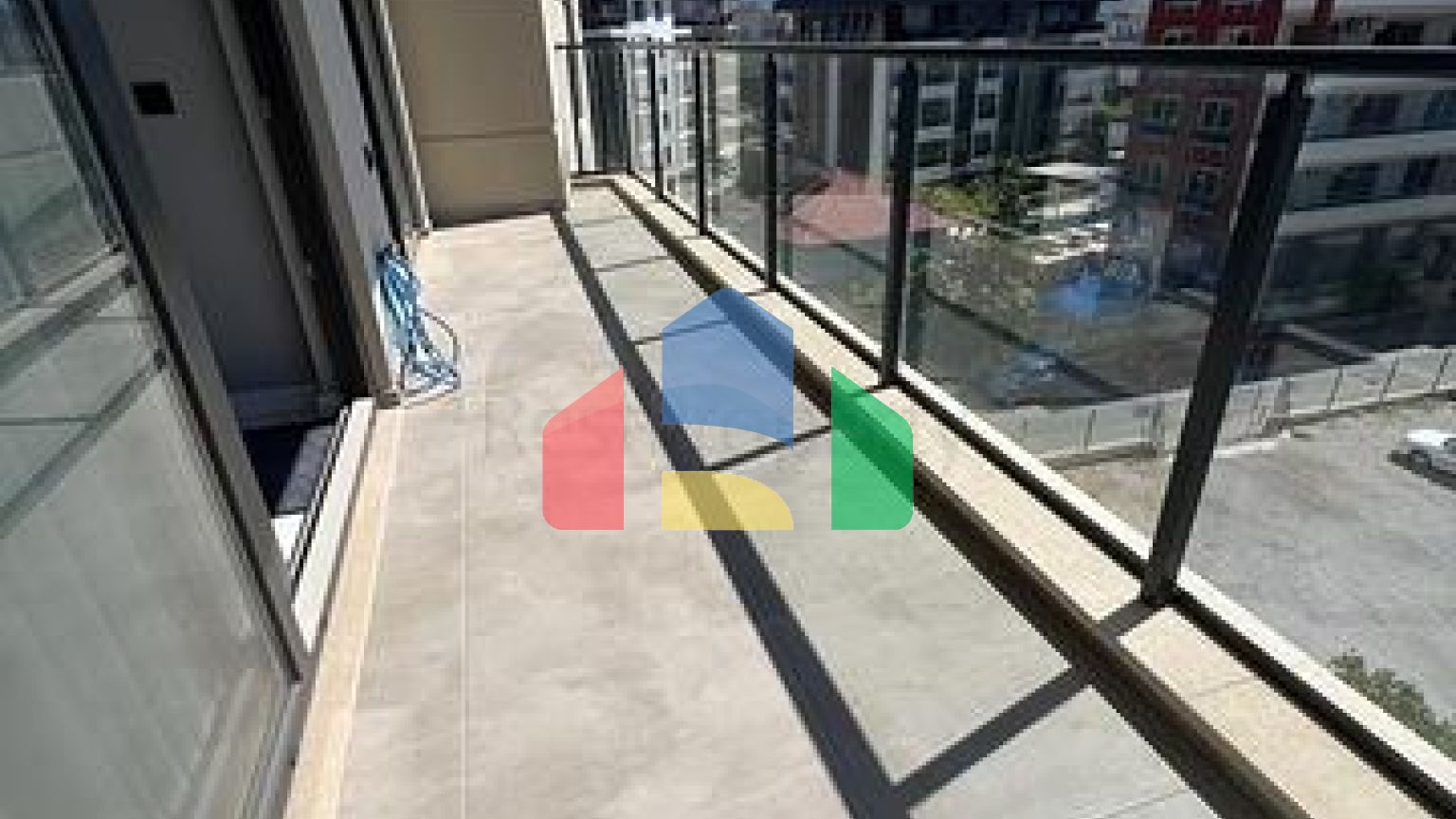 Двухкомнатная квартира 1+1 в центре Аланьи в современном жилом доме