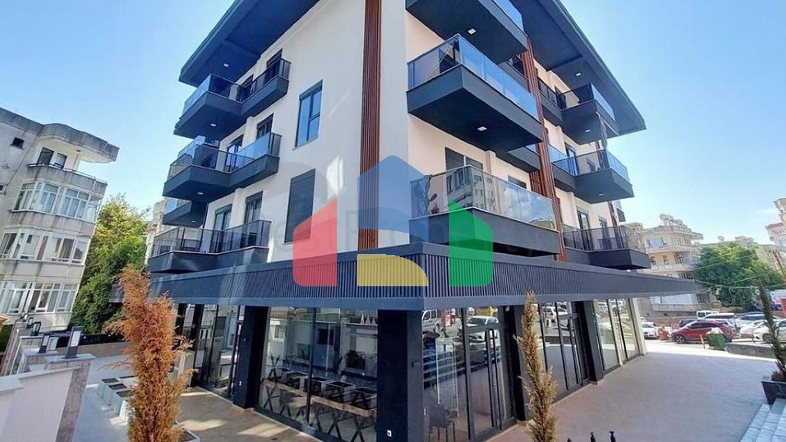 Просторе офісне приміщення в центрі Аланії