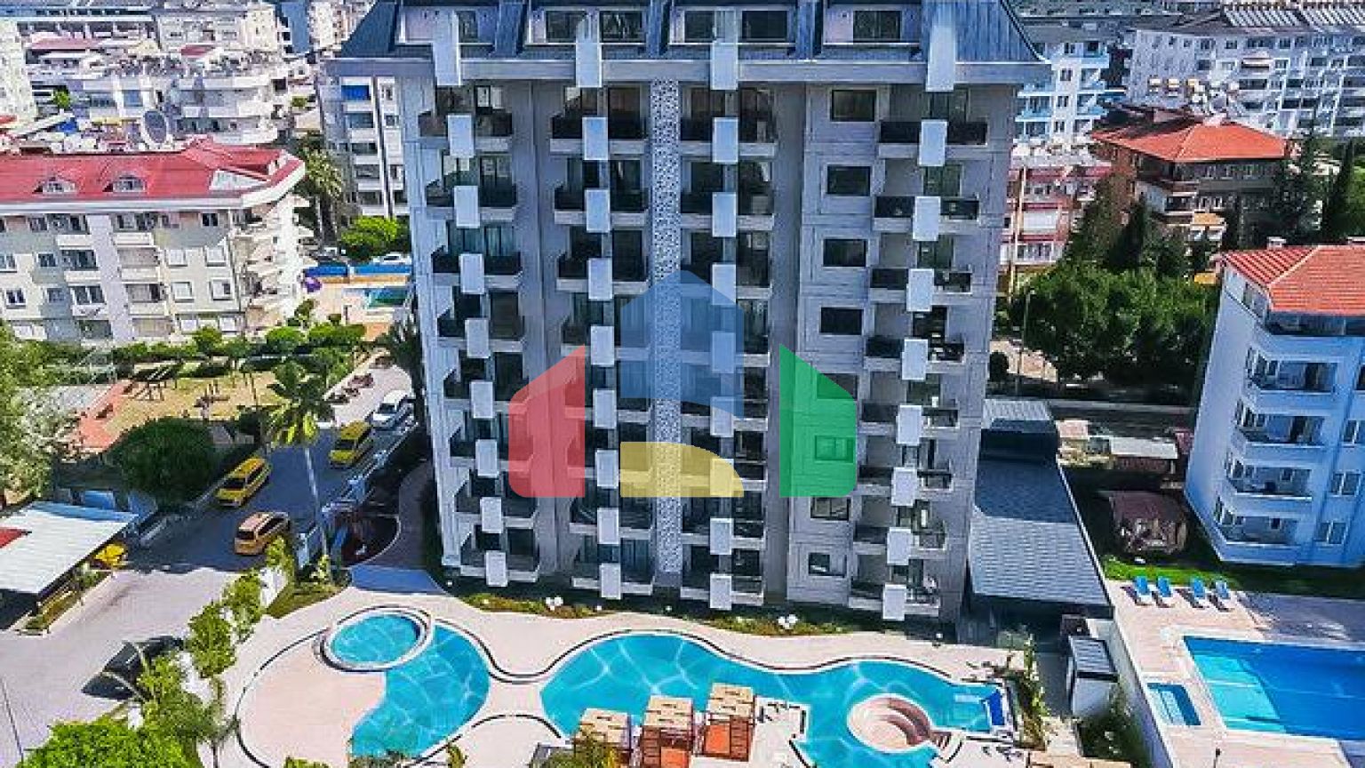 Современная трёхкомнатная квартира 2+1 в центре Аланьи