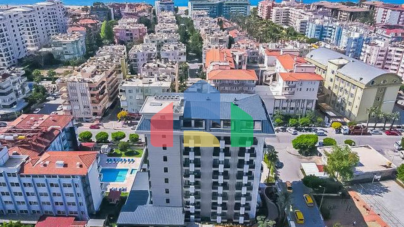 Современная трёхкомнатная квартира 2+1 в центре Аланьи