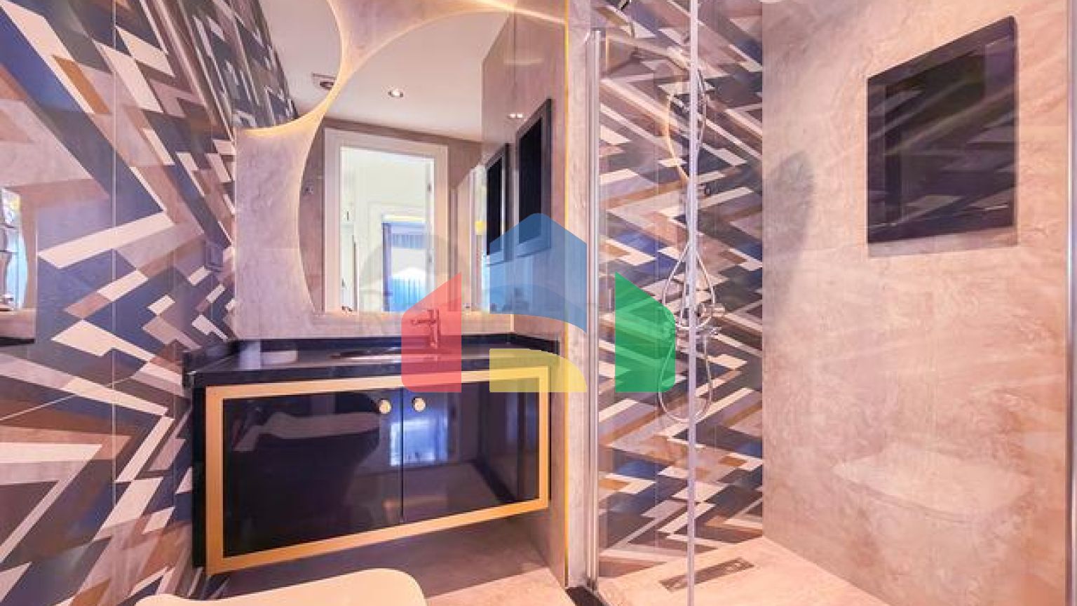 Современная трёхкомнатная квартира 2+1 в центре Аланьи