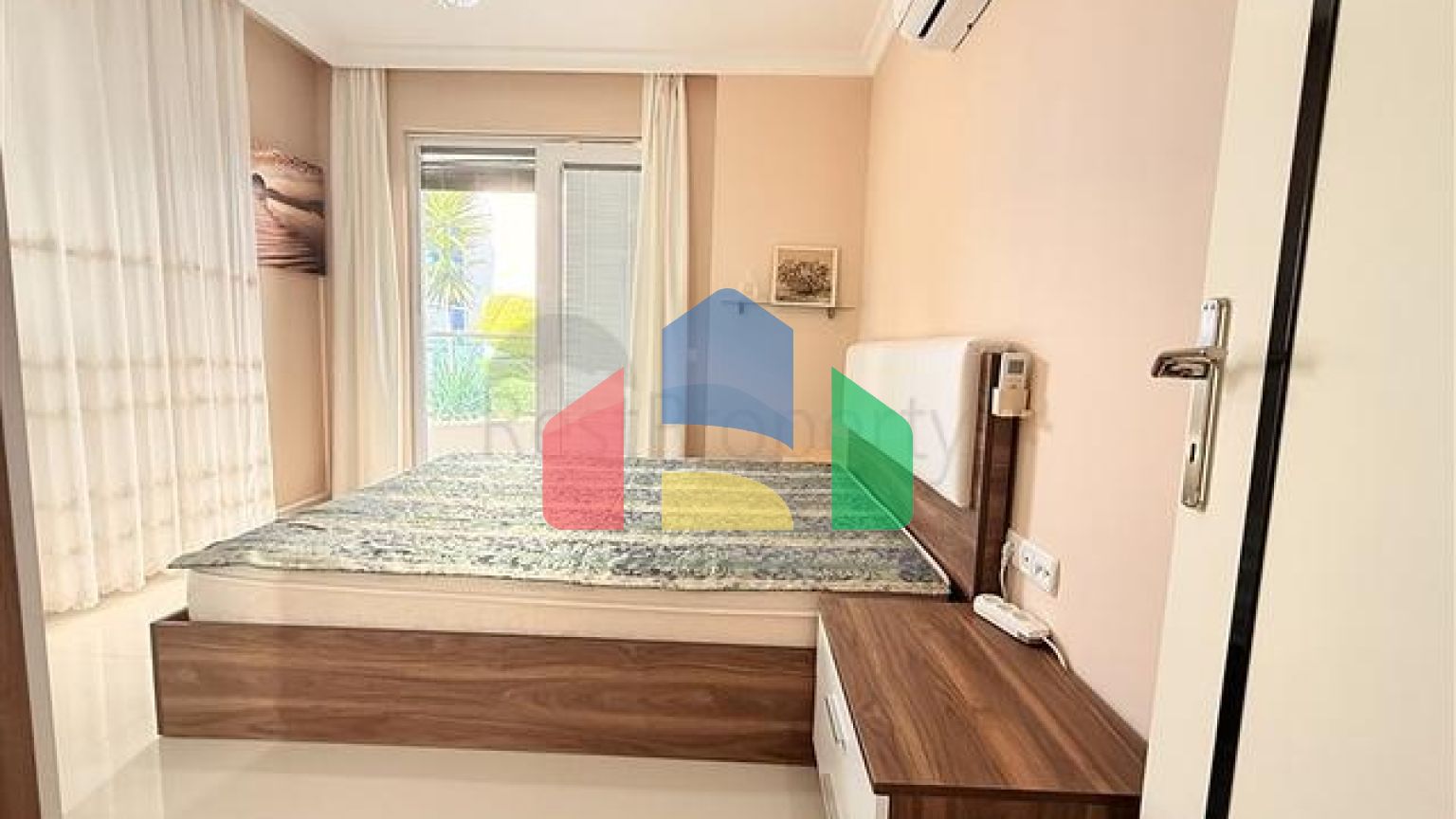 Двокімнатна квартира 1 + 1 в районі Клеопатра