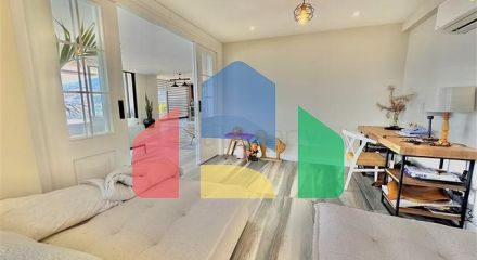 Простора вілла з панорамним видом на море в серці Аланії