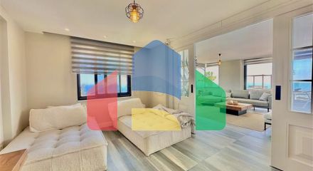 Простора вілла з панорамним видом на море в серці Аланії