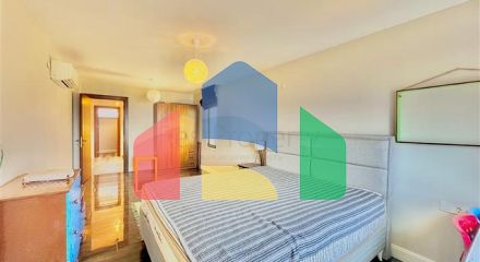 Простора вілла з панорамним видом на море в серці Аланії